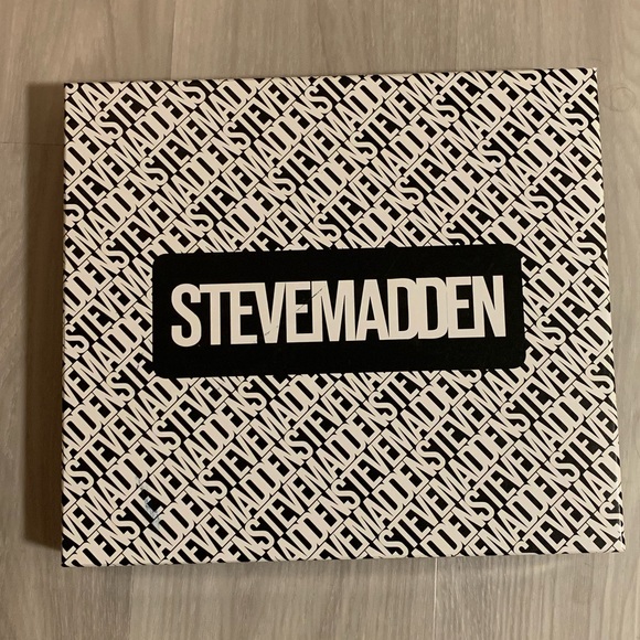 Never Used/NWT Steve Madden Black Travel Pouch and Card Case set 🖤 - Picture 11 of 11
